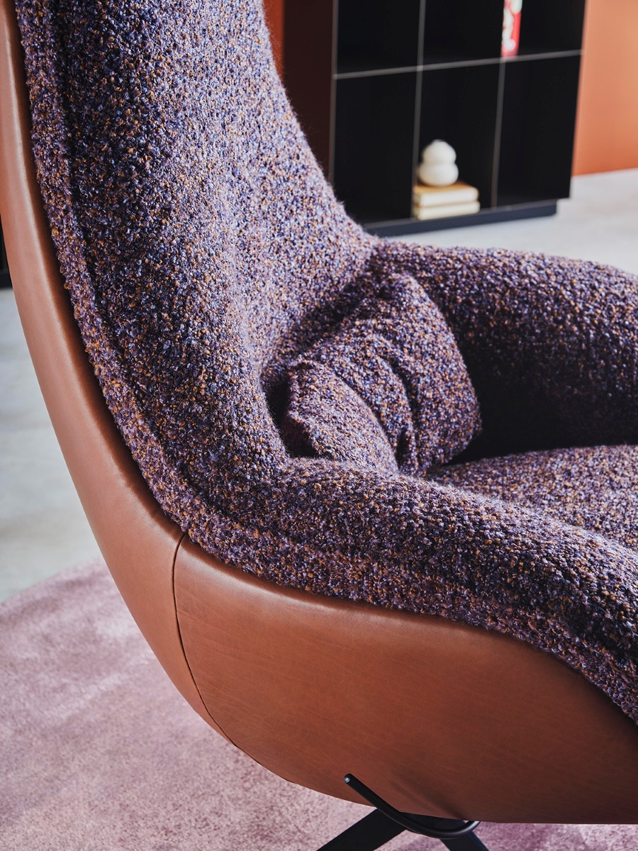 дизайнерское релакс кресло с двойной спинкой в коже, Momo Lounge Armchair, Christine Kroencke, premium мебель